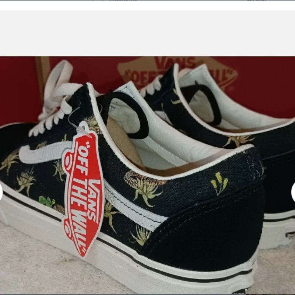 Vans Men's 7.5/Women's 9 Old Skool Desert Snake Black/White Suede VN0A5KRFB02